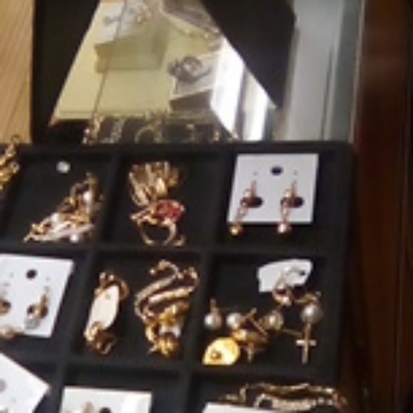 Meet your Posher, Felix - Picture 1 of 1